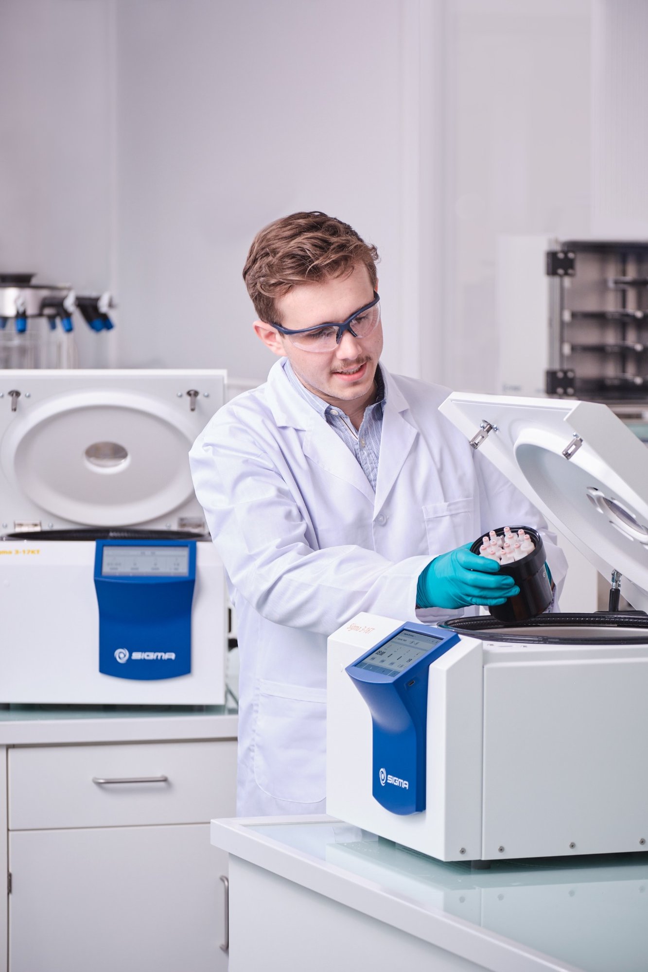 Sigma 3-16T laboratóriumi asztali centrifuga