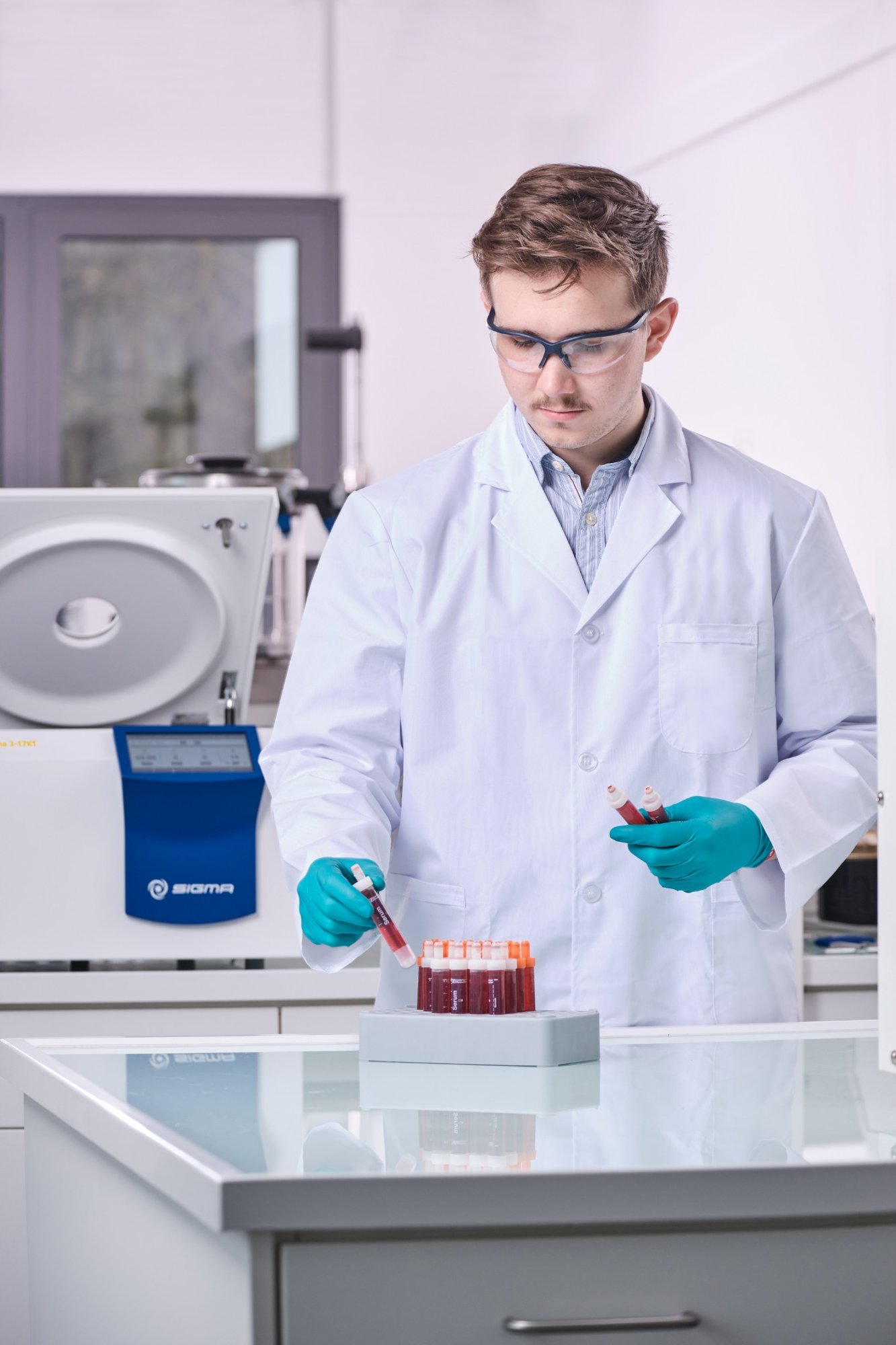 Sigma 3-17KT hűthető laboratóriumi asztali centrifuga